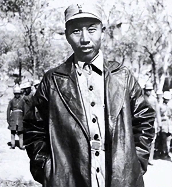 线上配资电话 毛泽覃的妻子古稀之年来到儿子墓前，她等了38年才找到儿子的遗骨