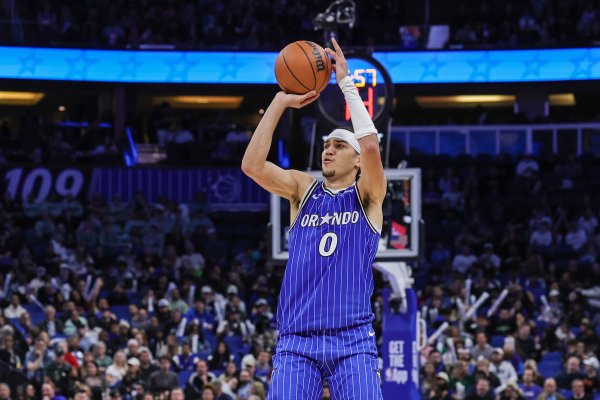 炒股配资找配资 没手感！布莱克10中2仅得7分5板3助 三分球4投0中